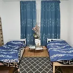 1 Zimmerwohnung Mit Kueche, Balkon Und Badezimmer In Apartmen *