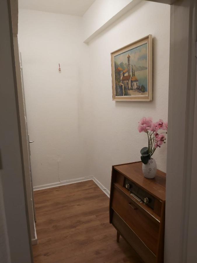 1 Zimmerwohnung Mit Kueche, Balkon Und Badezimmer In Apartmen Apartment