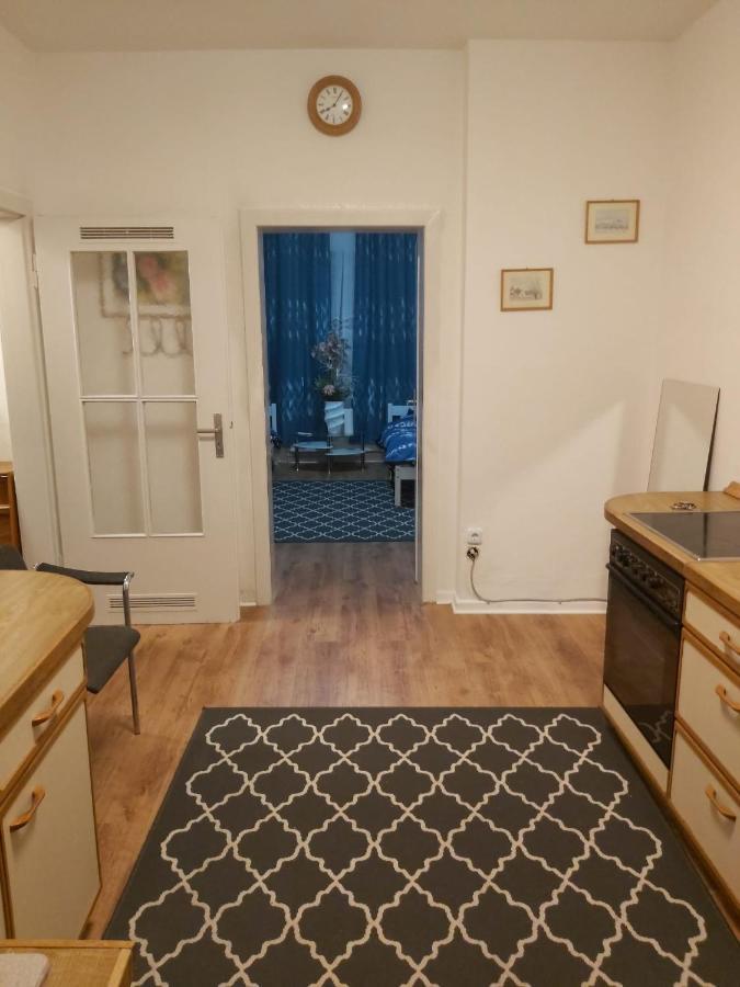 Apartment 1 Zimmerwohnung Mit Kueche, Balkon Und Badezimmer In Apartmen