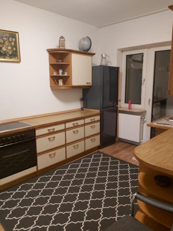 1 Zimmerwohnung Mit Kueche, Balkon Und Badezimmer In Apartmen *